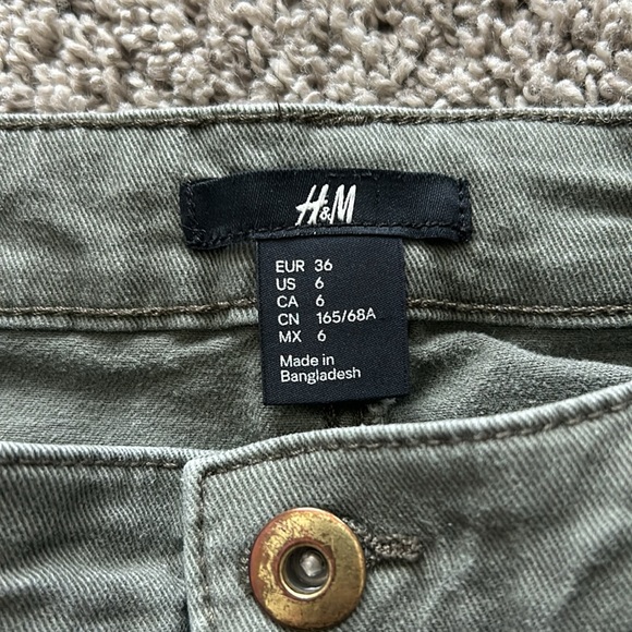 Low Rise Shorts - Picture 2 of 3